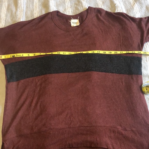 Oversized Light Weight Sweater - Picture 6 of 8